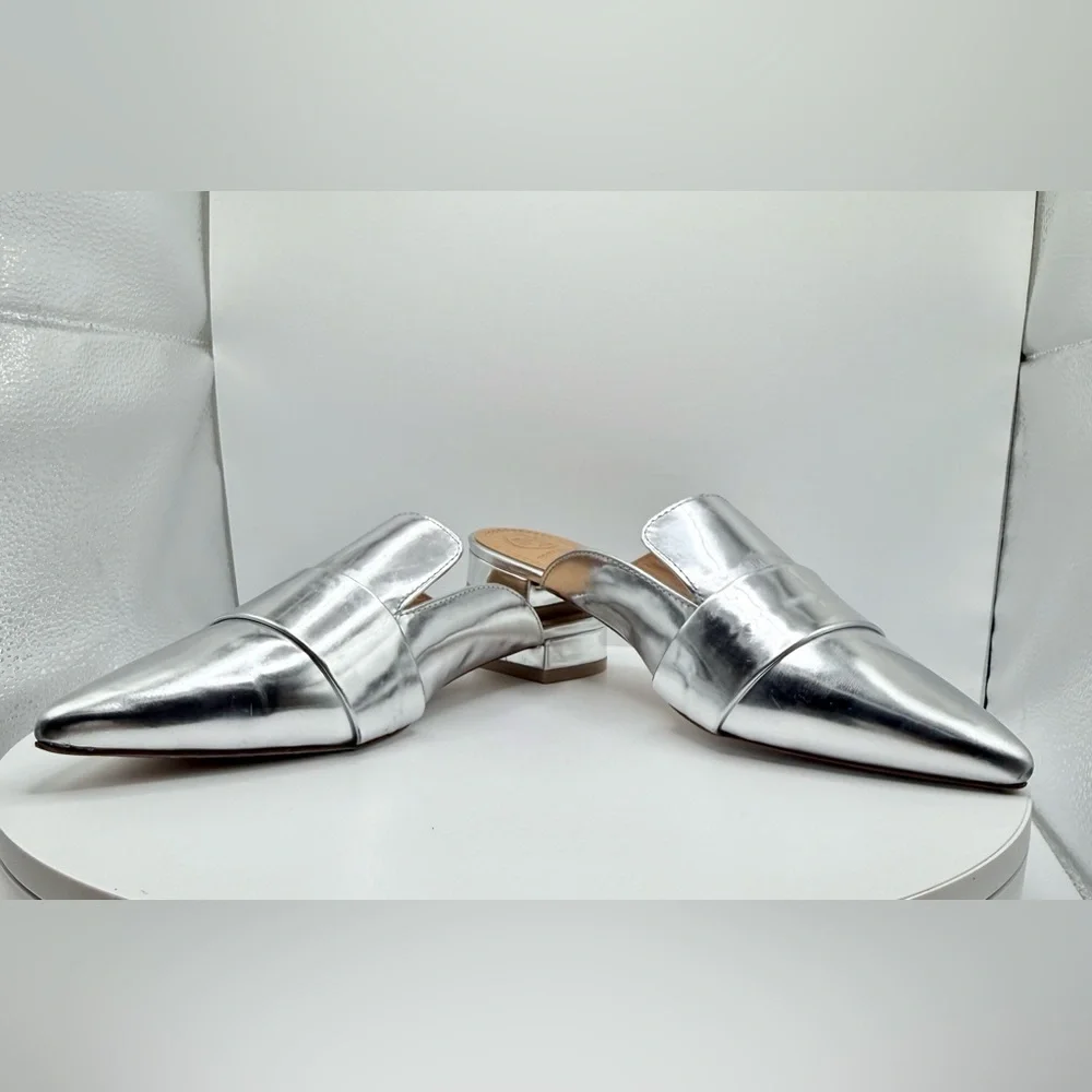 Tory Burch Rosalind Pointed-toe mule‎ in Metallic Silver Leather Size 6.5